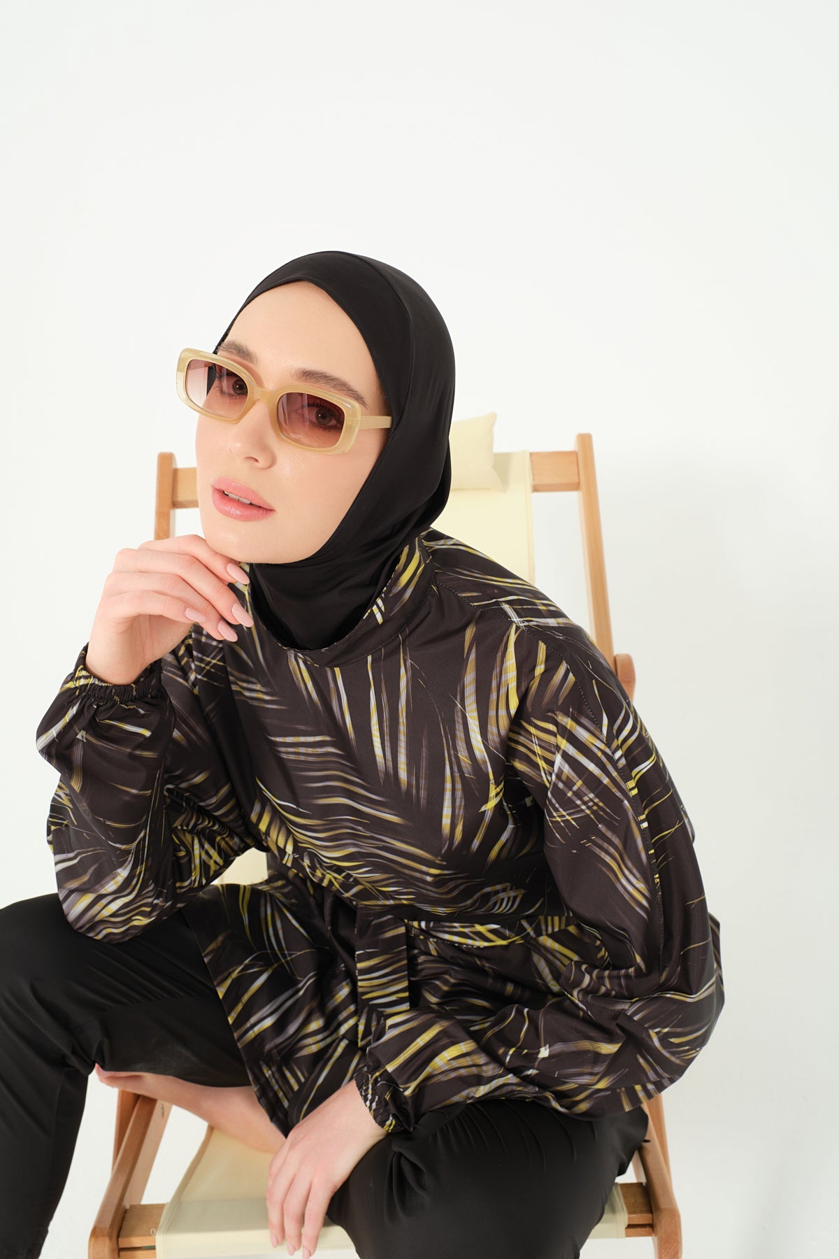 مظلة جولدن جروف