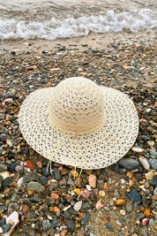 straw hat off-white